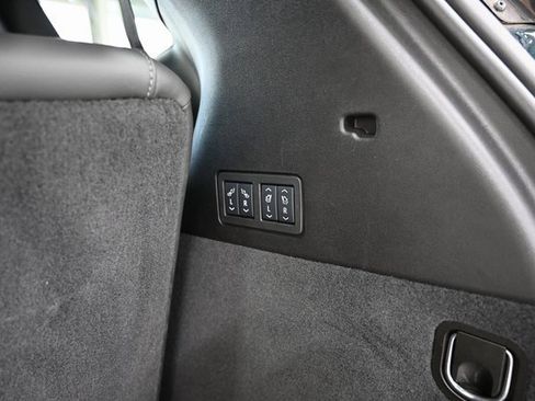 Used 2025 Cadillac XT6 Premium Luxury image 30