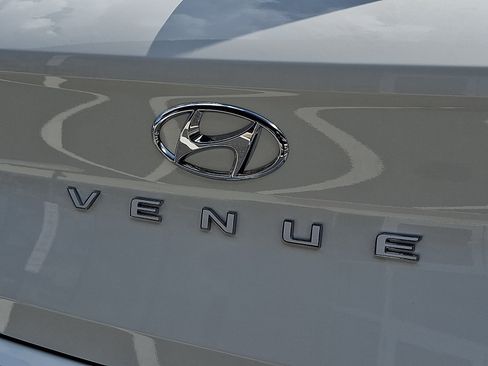 New 2026 Hyundai Venue SEL FWD image 11