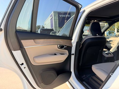 Used 2026 Volvo XC90 B6 Plus w/ Protection Package Premier AWD/4WD image 12