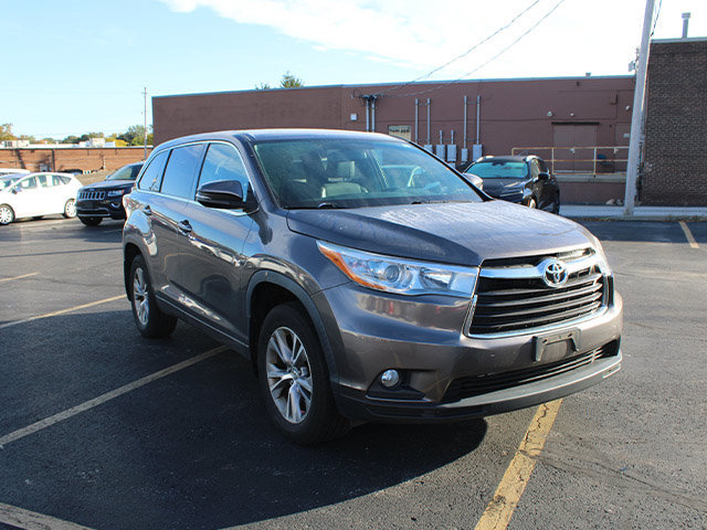 Used 2015 Toyota Highlander Plus AWD/4WD image 4