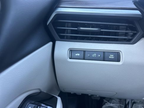 Used 2023 Nissan Altima 2.5 SV image 23