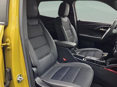 Used 2023 Chevrolet TrailBlazer RS w/ Convenience Package FWD image 15