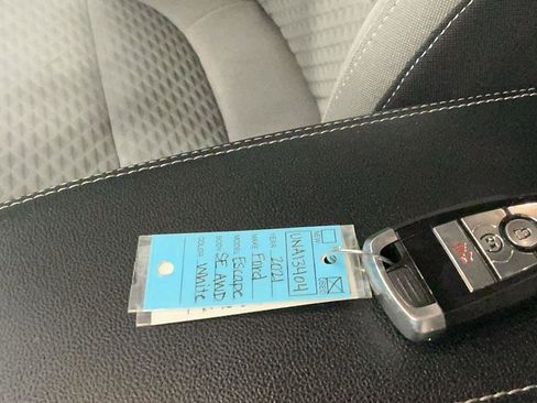 Certified 2021 Ford Escape SE w/ Cold Weather Package image 9