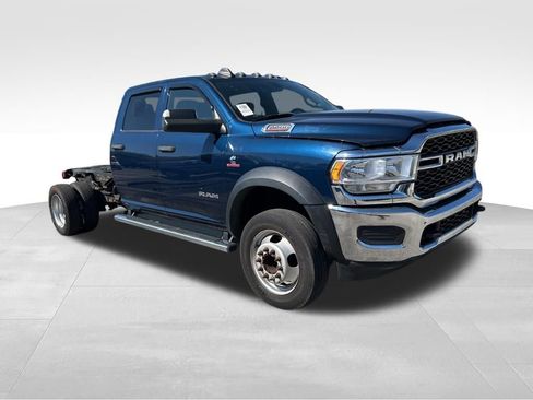 Used 2022 RAM 5500 Tradesman w/ Chrome Appearance Group AWD/4WD image 2