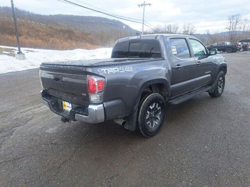 Used 2021 Toyota Tacoma TRD Off-Road image 5