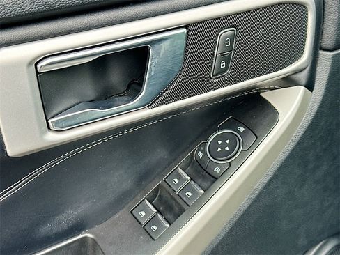 Used 2021 Ford Explorer XLT w/ Equipment Group 202A image 18