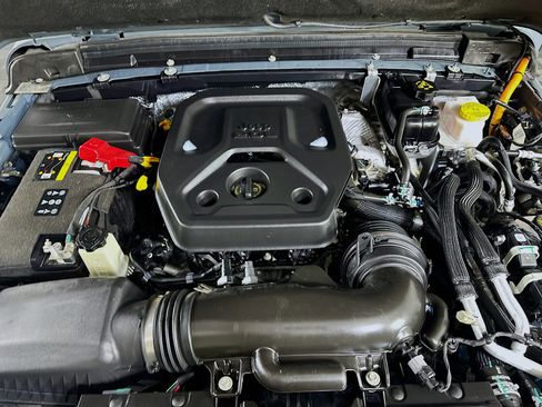 Used 2025 Jeep Wrangler Sahara image 31