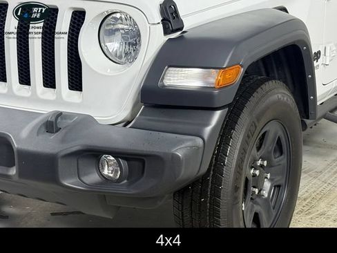 Used 2022 Jeep Wrangler Unlimited Sport AWD/4WD image 11