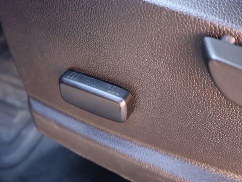 Used 2022 Chevrolet Colorado LT w/ Fleet Safety Package image 7