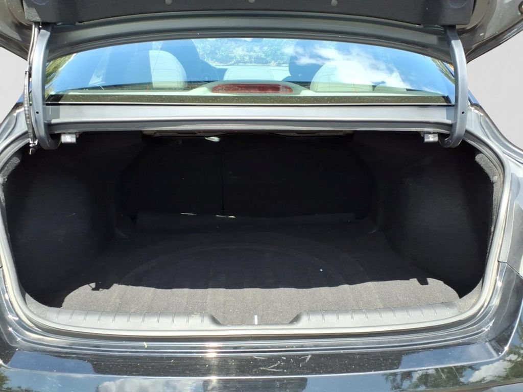 Used 2025 Hyundai Elantra SEL FWD image 32
