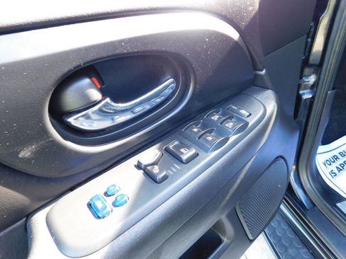 Used 2009 GMC Envoy Denali w/ Sun And 6-Disc Cd Package image 11