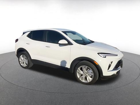 Used 2025 Buick Encore GX Preferred FWD image 2