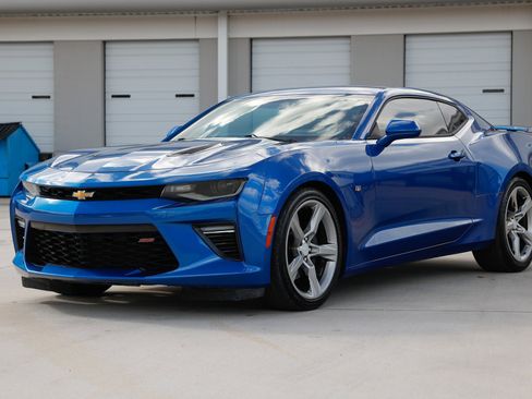 Used 2017 Chevrolet Camaro SS image 4