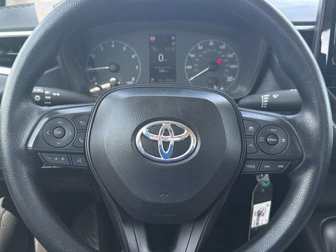 Used 2025 Toyota Corolla LE FWD image 22