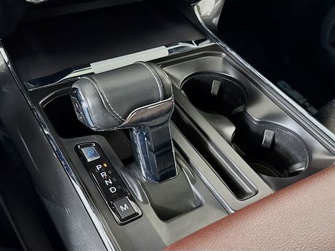 Used 2022 Ford F150 Lariat image 14