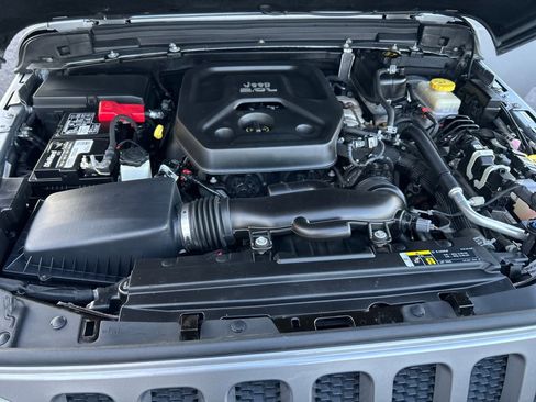 Used 2018 Jeep Wrangler Unlimited Sport image 25