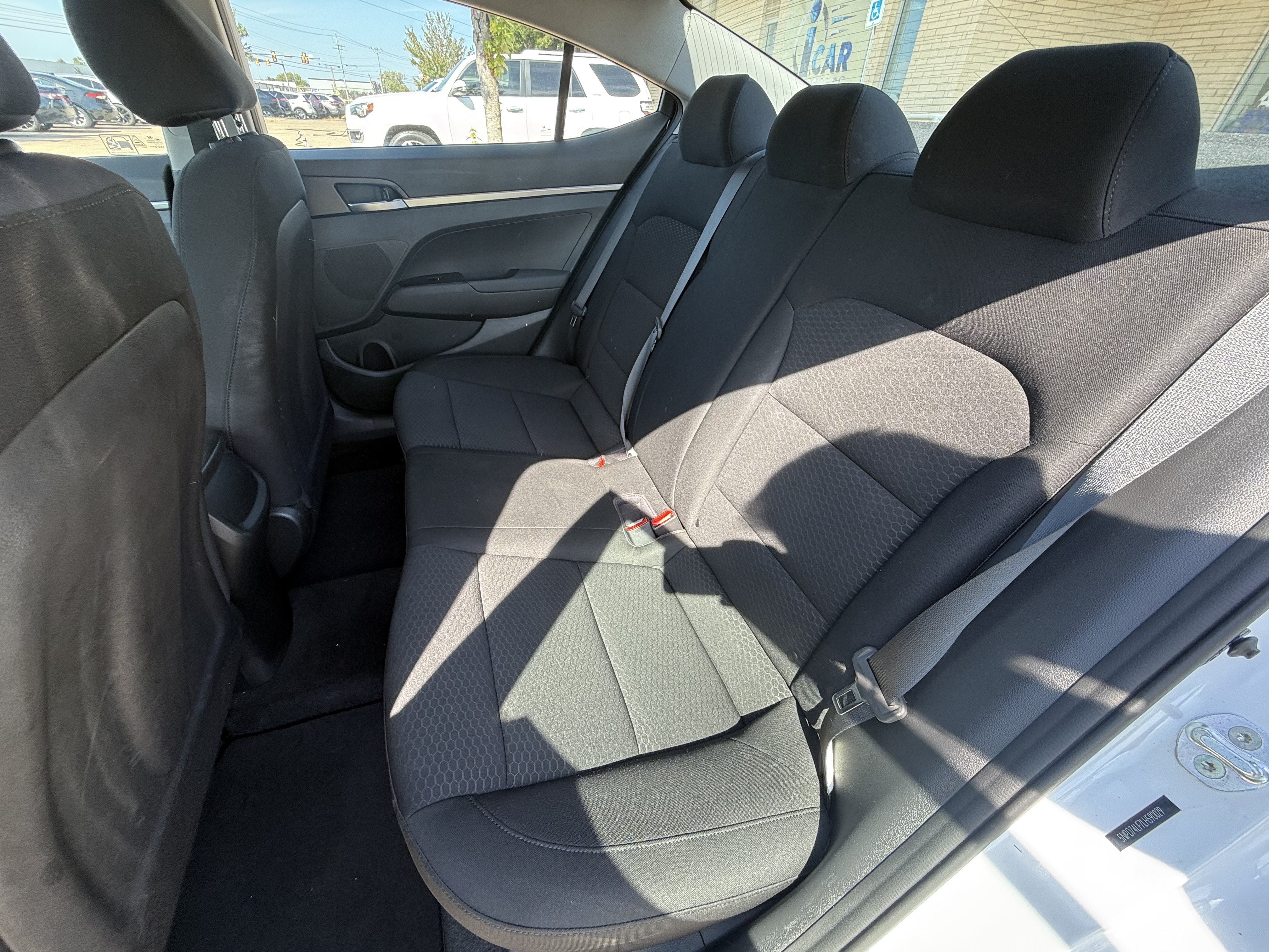 Used 2020 Hyundai Elantra SE w/ Cargo Package (C1) FWD image 10