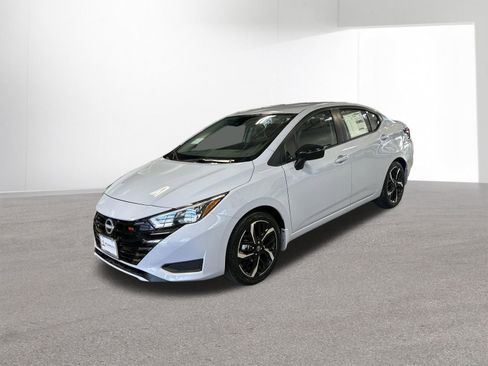 New 2025 Nissan Versa SR w/ Trunk Package image 10