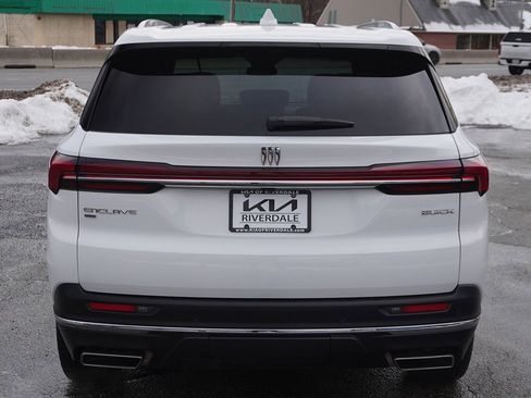 Used 2025 Buick Enclave Preferred w/ Power Package image 15