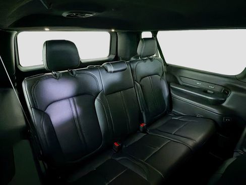 Used 2024 Jeep Wagoneer L 2WD image 30