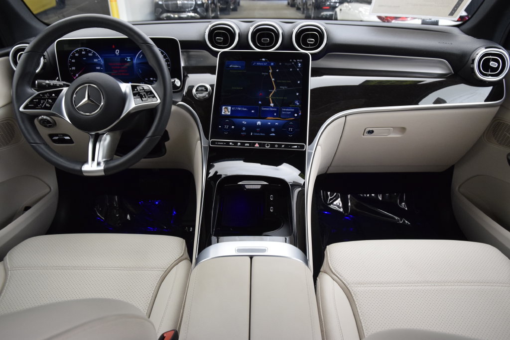 Certified 2025 Mercedes-Benz GLC 350e 4MATIC image 19