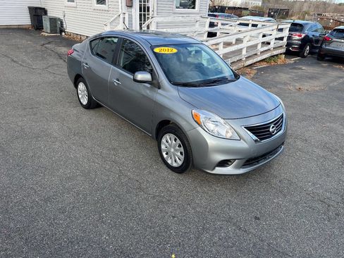 Used 2012 Nissan Versa SV w/ Convenience Pkg image 2