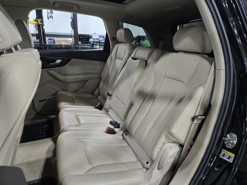 Used 2018 Audi Q7 3.0T Prestige w/ Prestige Package AWD/4WD image 34
