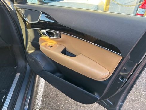 Used 2018 Volvo XC90 T6 Momentum w/ Momentum Plus Package image 30