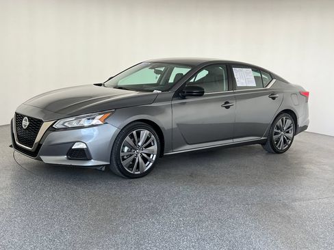 Used 2021 Nissan Altima 2.5 SR FWD image 9