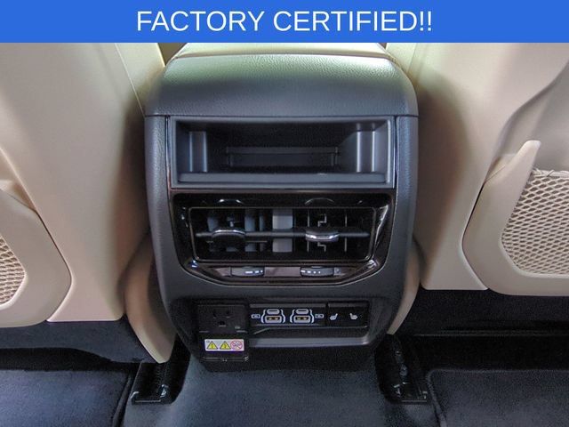 Certified 2025 Jeep Grand Cherokee Limited AWD/4WD image 32