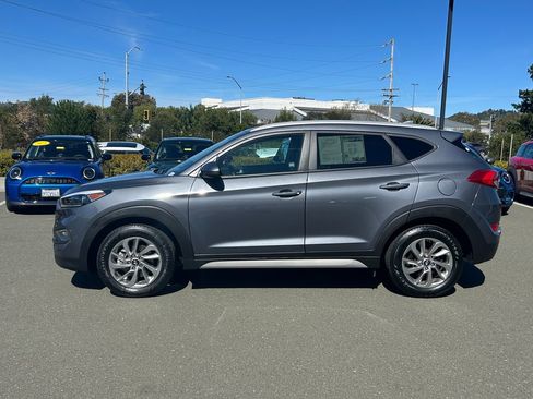 Used 2018 Hyundai Tucson SEL image 2
