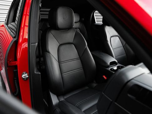 Certified 2026 Porsche Cayenne Coupe AWD/4WD image 39