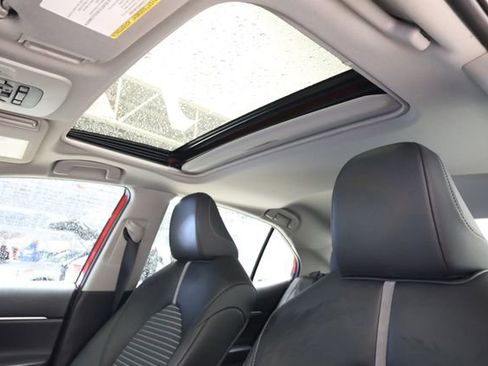 Used 2022 Toyota Camry SE w/ Cold Weather Package image 28