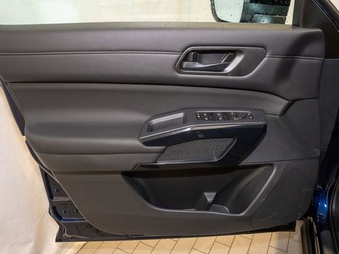 New 2026 Nissan Pathfinder SV image 14