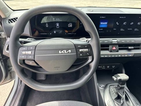 Used 2025 Kia K4 FWD image 38
