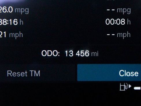 Certified 2025 Volvo XC60 B5 Plus image 5