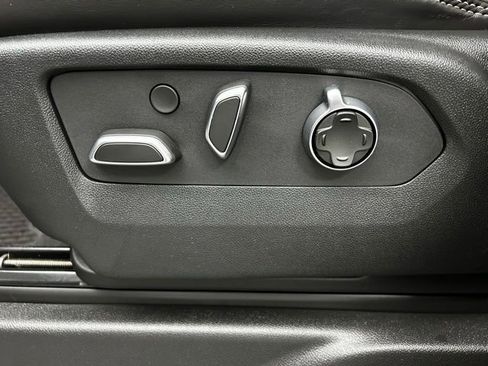 Used 2024 GMC Yukon XL Denali Ultimate image 13