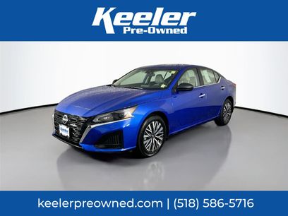 Used 2025 Nissan Altima 2.5 SV