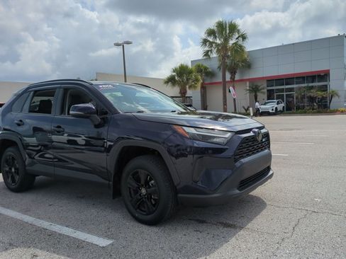 Certified 2023 Toyota RAV4 XLE w/ Convenience Package FWD image 3