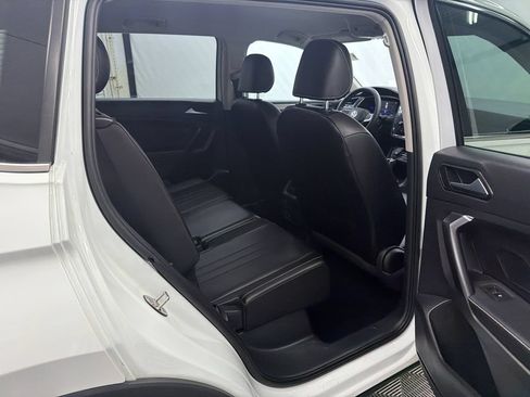 Used 2022 Volkswagen Tiguan SE FWD image 16