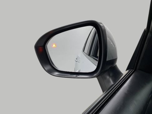 Certified 2025 Nissan Rogue SV image 20