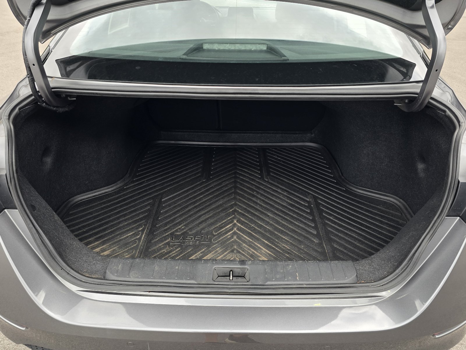 Used 2024 Nissan Sentra SV FWD image 26