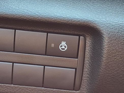 Used 2024 Nissan Kicks SR w/ SR Premium Package FWD image 14