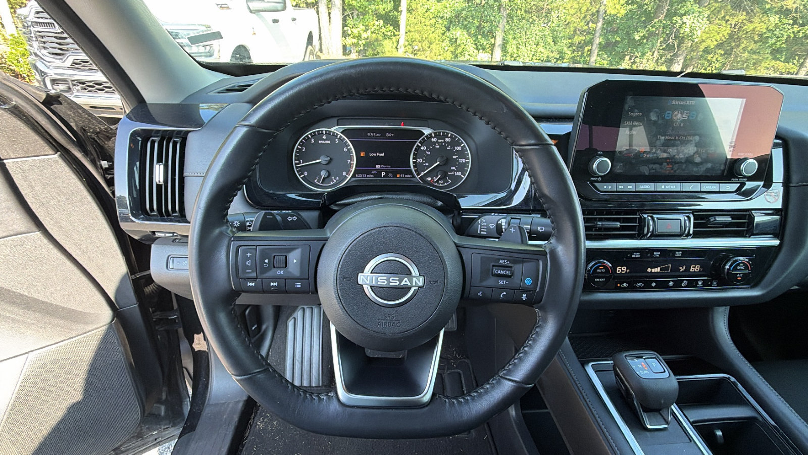 Used 2024 Nissan Pathfinder SV AWD/4WD image 28