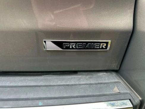 Used 2018 Chevrolet Suburban Premier image 10