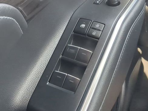 Used 2023 Toyota Highlander Platinum image 24