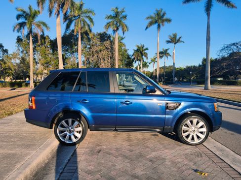 Used 2013 Land Rover Range Rover Sport HSE w/ HSE Silver Pkg image 14