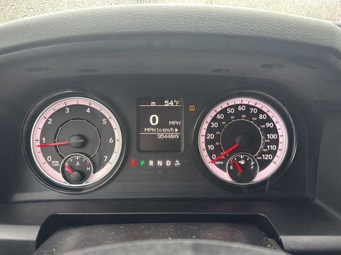 Used 2018 RAM 2500 Tradesman w/ Chrome Appearance Group image 16