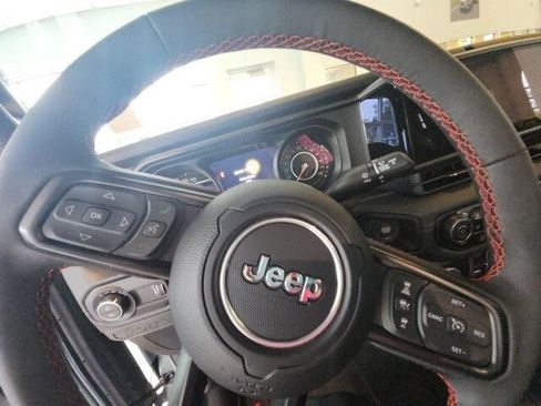 Certified 2024 Jeep Gladiator Rubicon image 38