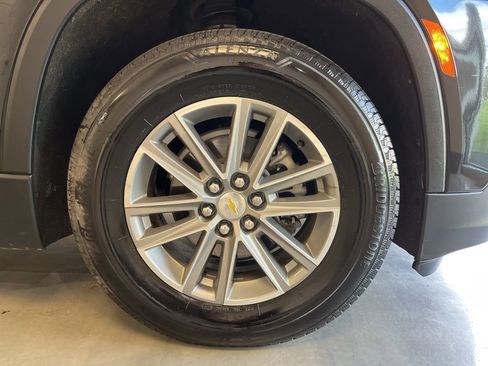 Used 2022 Chevrolet Traverse LT image 7